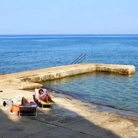 Basanija 7148a 아파트 사부드리자