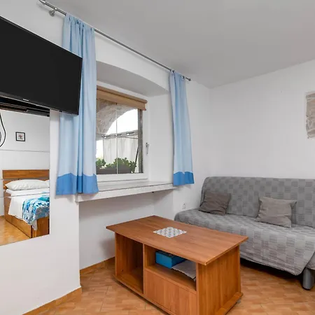 Appartement Basanija 7148a *